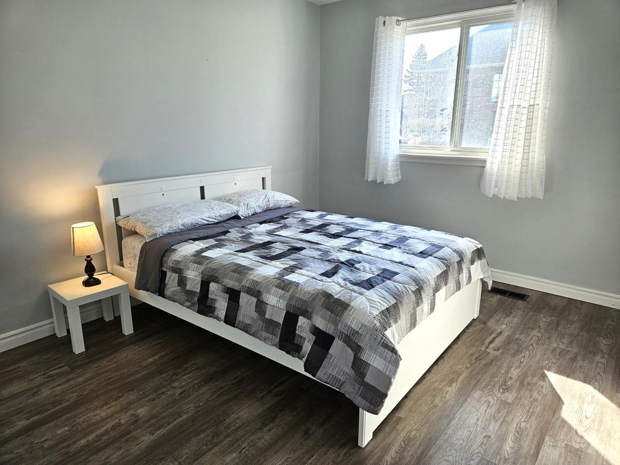 Modern Quiet Home By The Airport Mississauga Exteriör bild